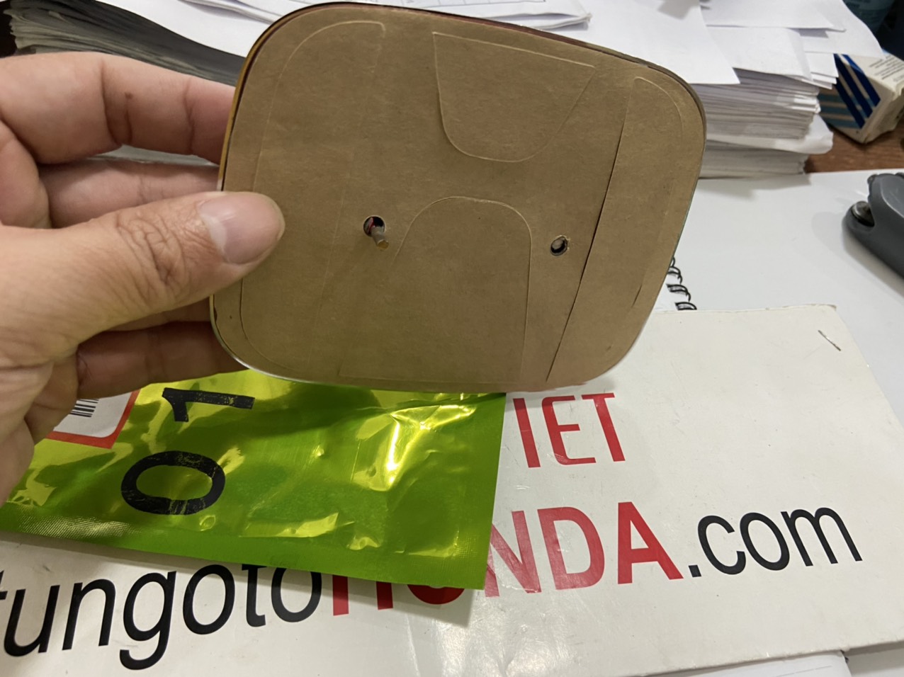 Lô gô trước xe Honda CIVIC 2016-2022